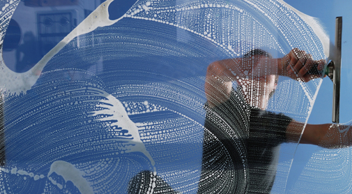 Giornata pulizie vetrate